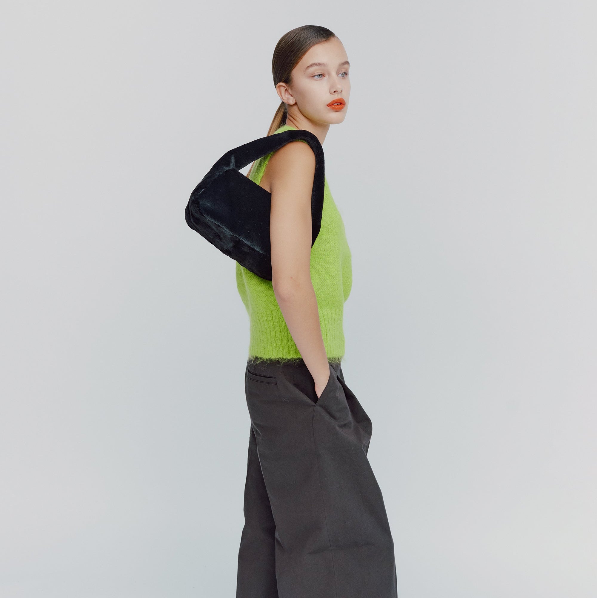 mug bag M eco fur black