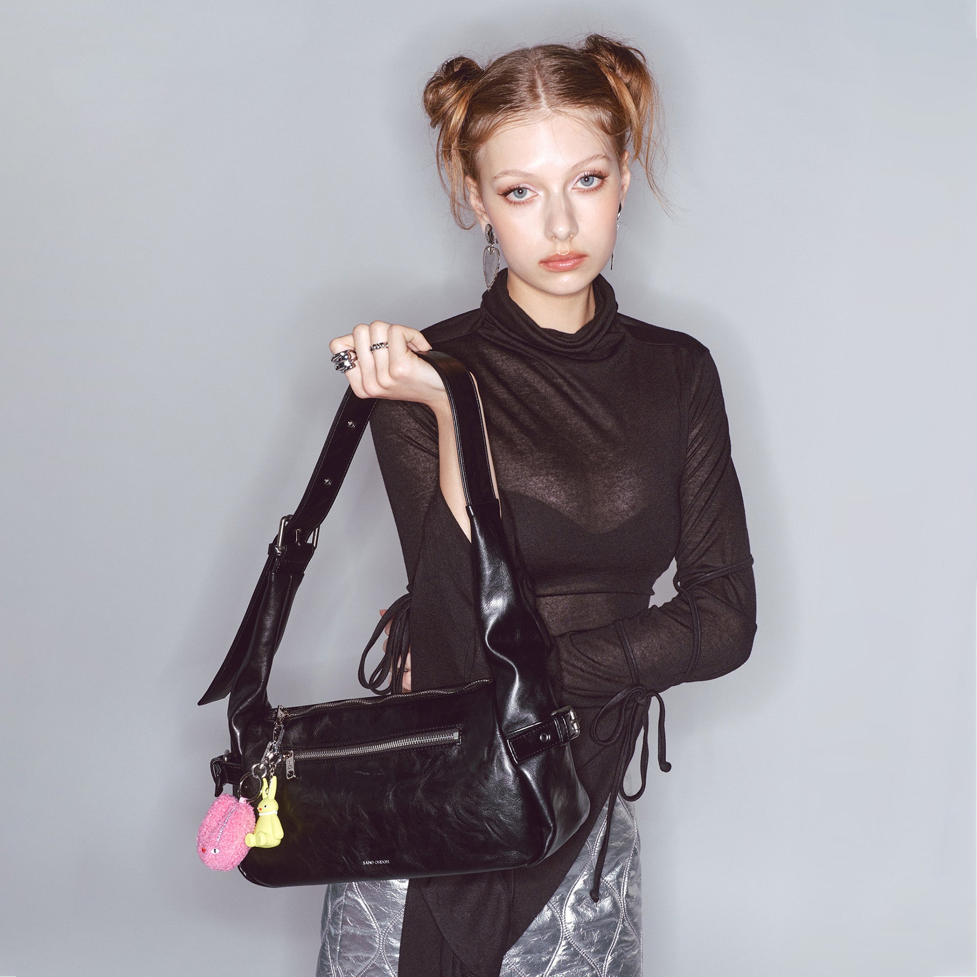 atta bag M baked black