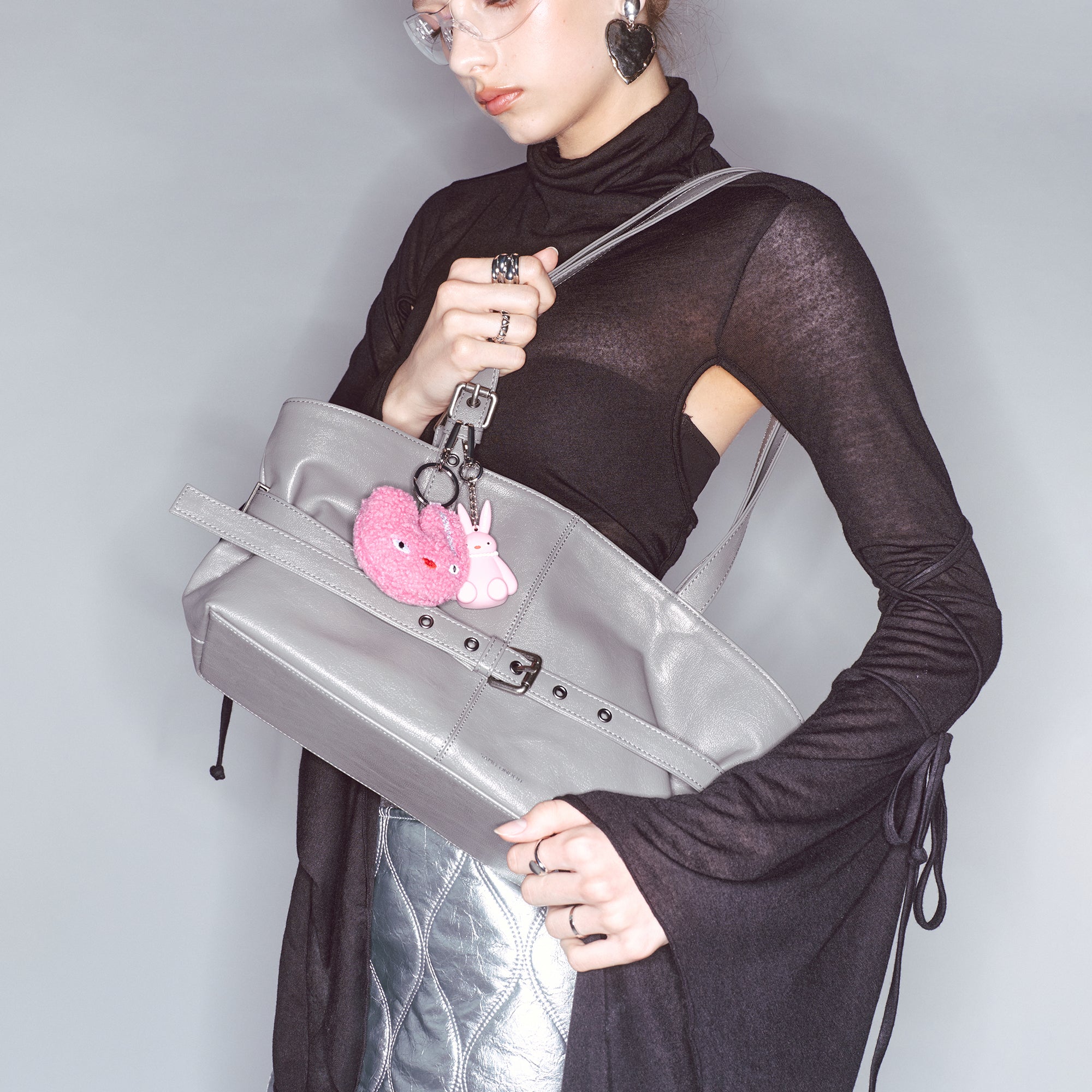 le belt bag M goat gray