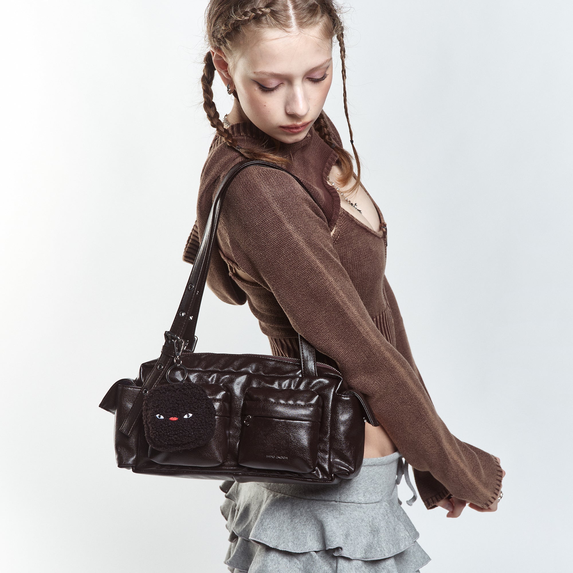 pocket utility bag M goat chocolate