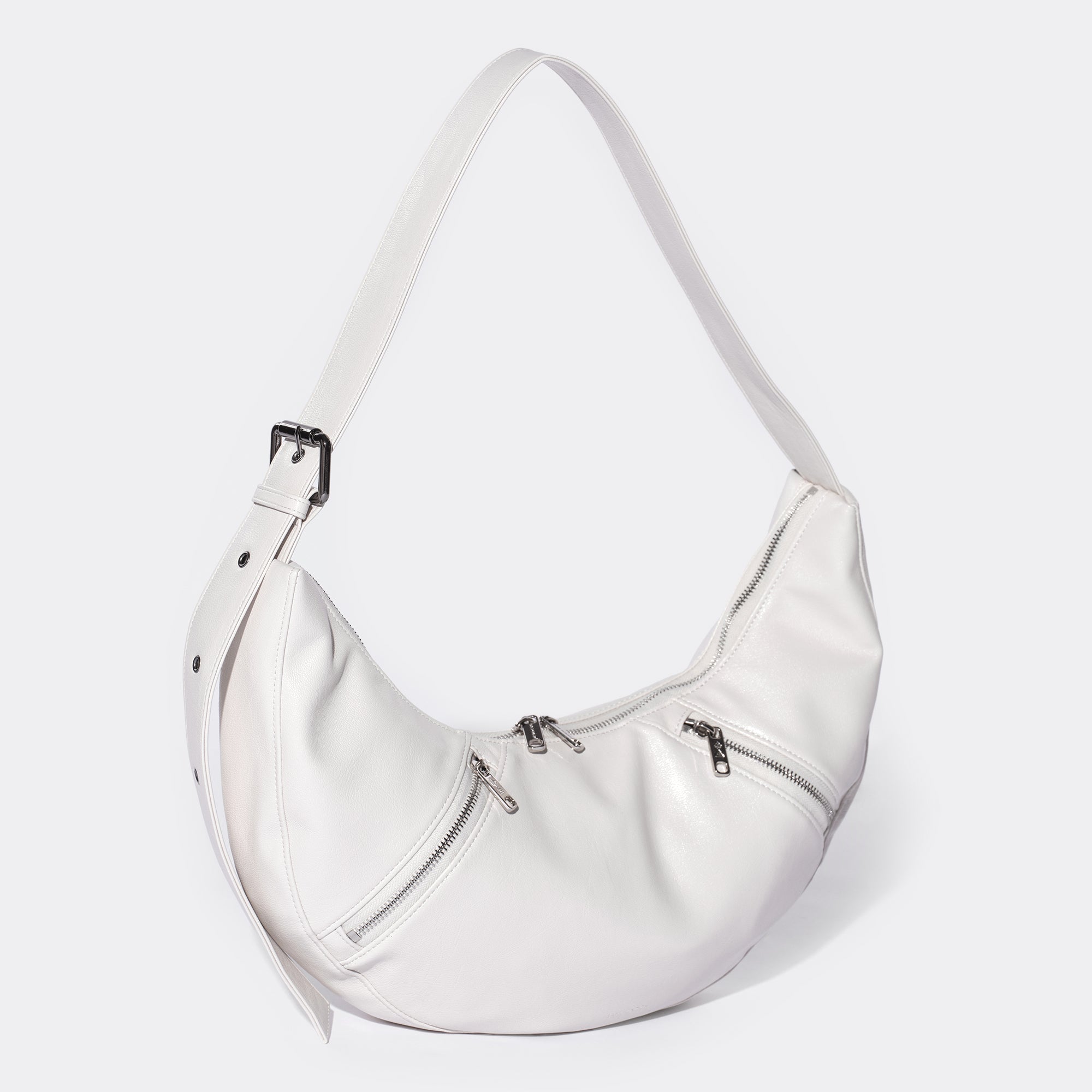 apple sling bag M goat cream