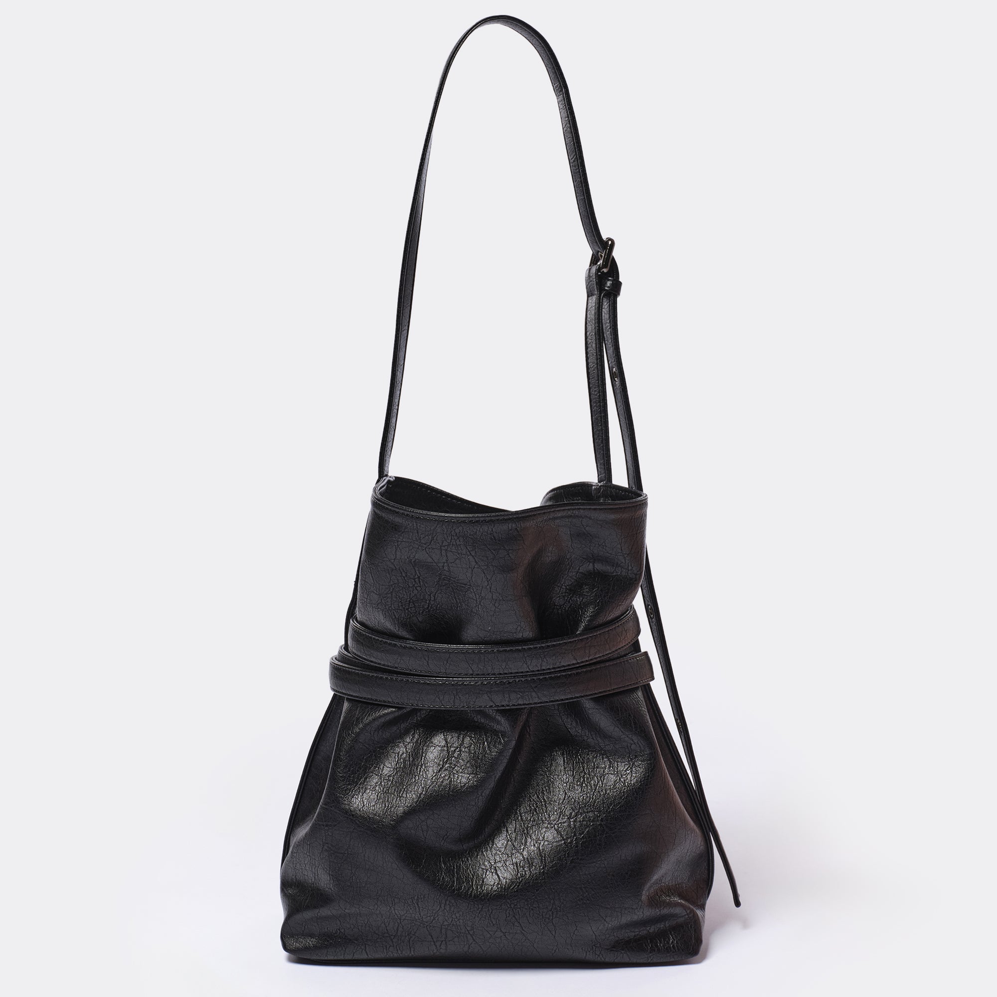 belt bucket bag M savage black