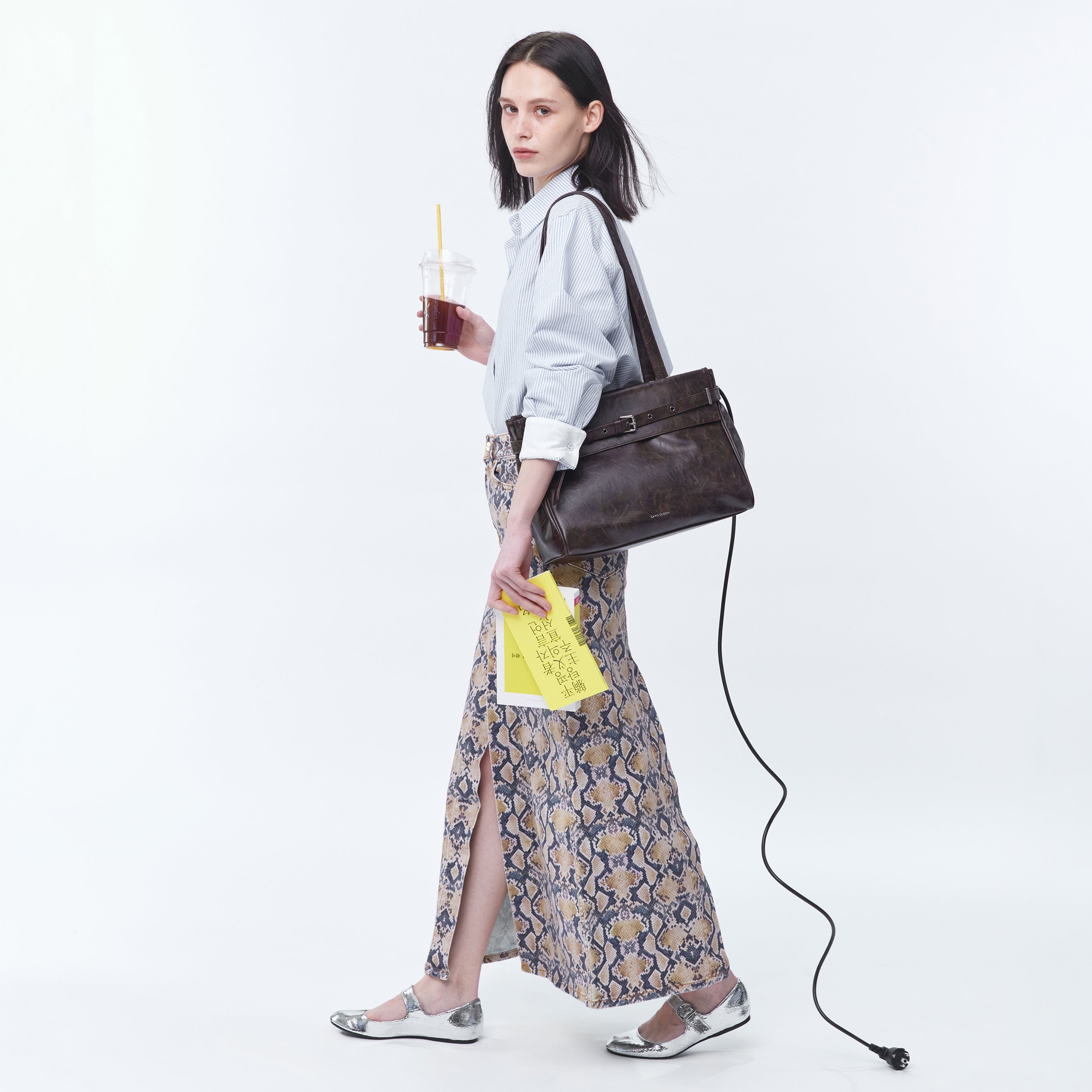 belt flap bag M baked moca