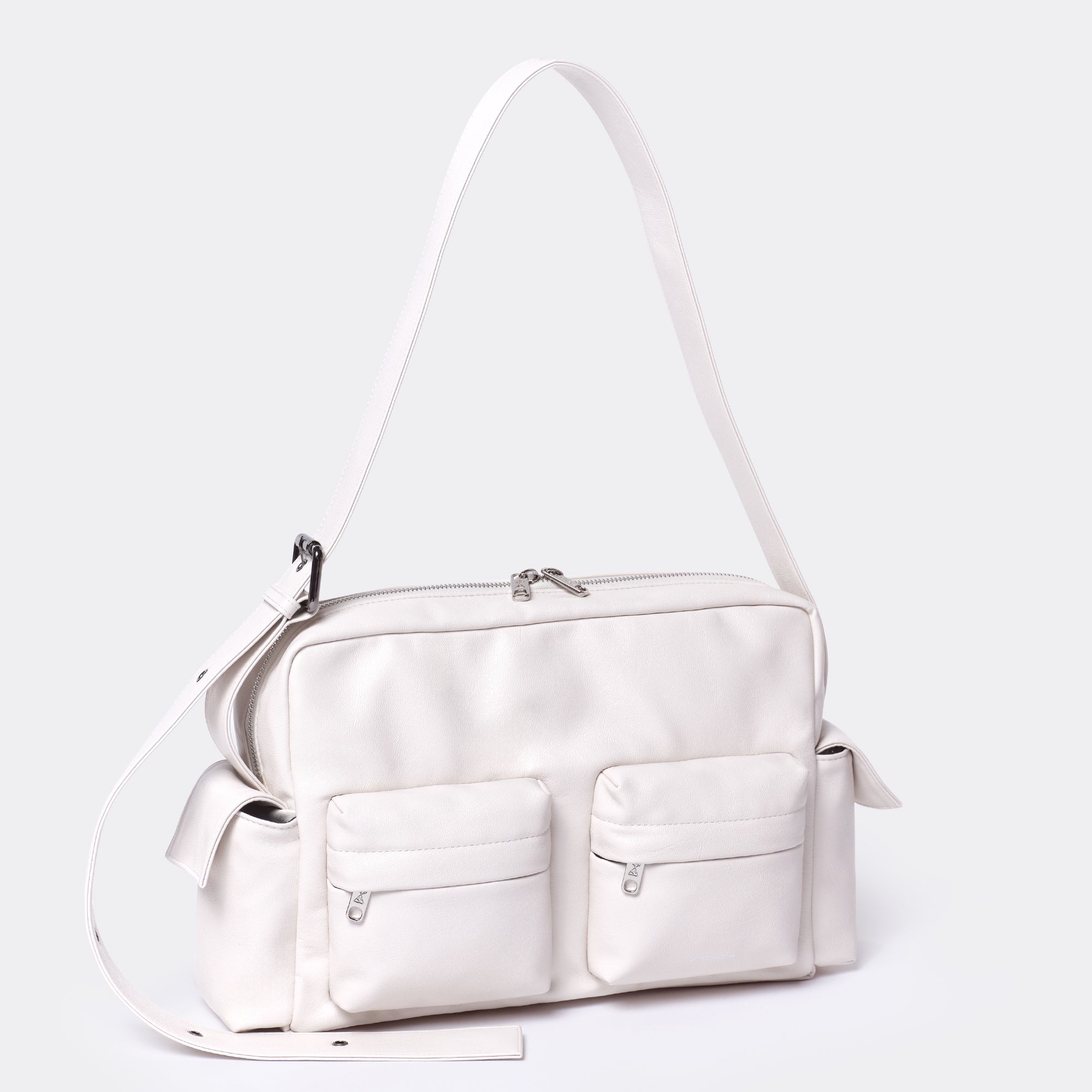 cross utility bag M goat cream