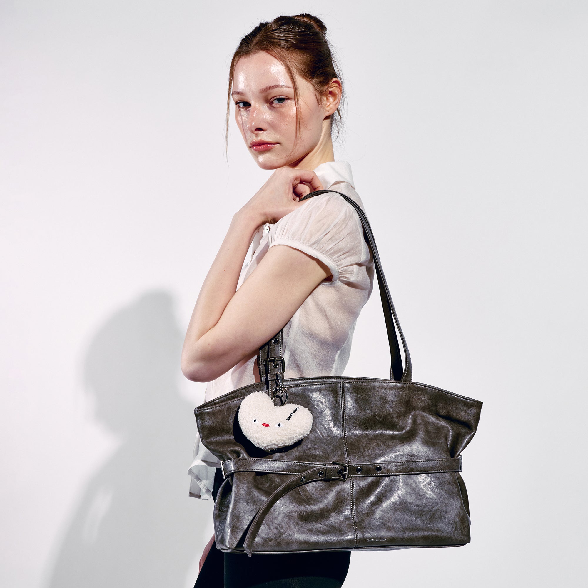le belt bag L baked gray