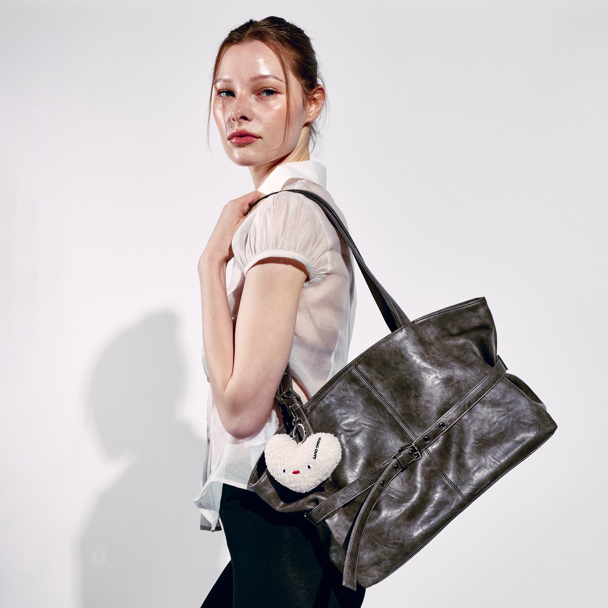 le belt bag L baked gray