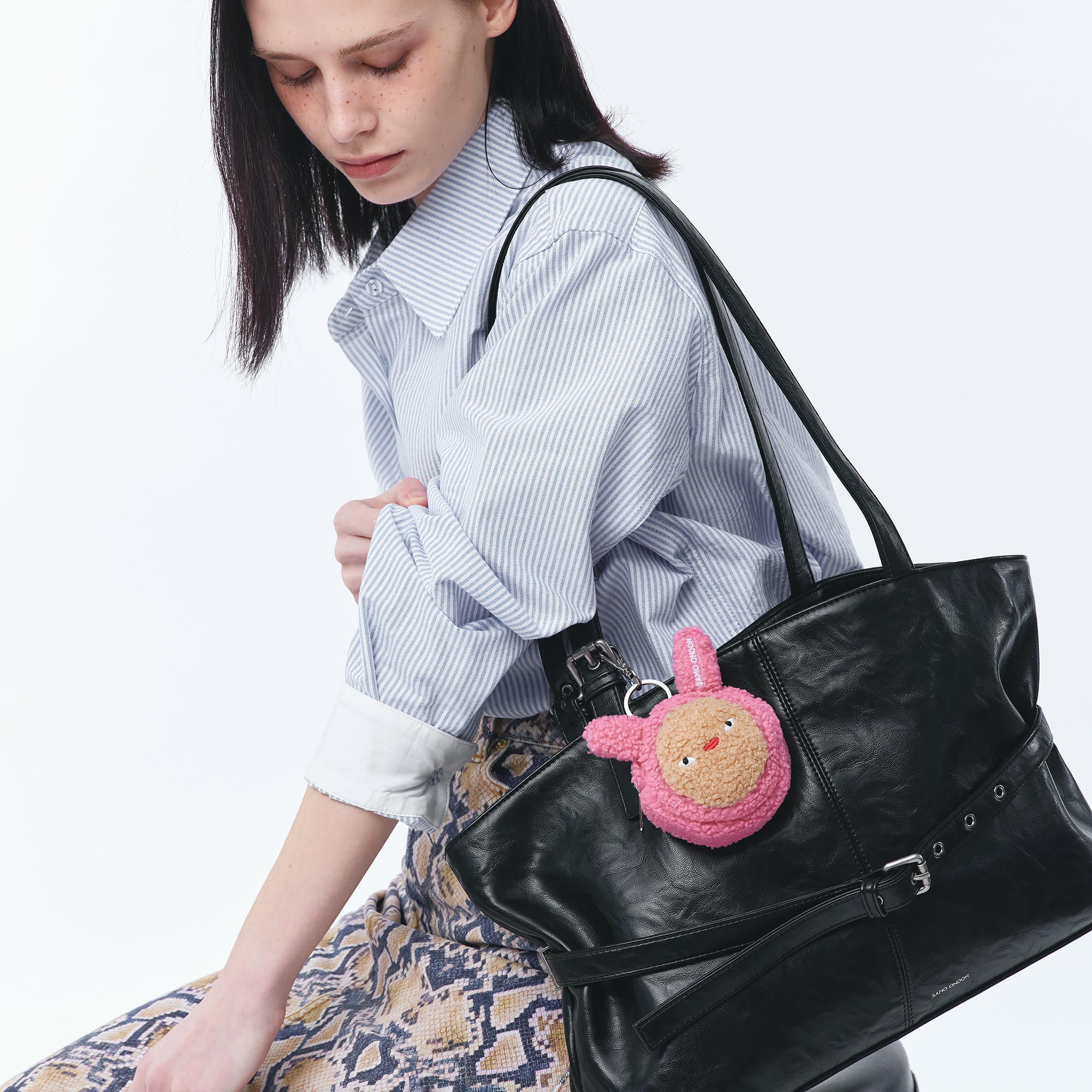 le belt bag L baked black
