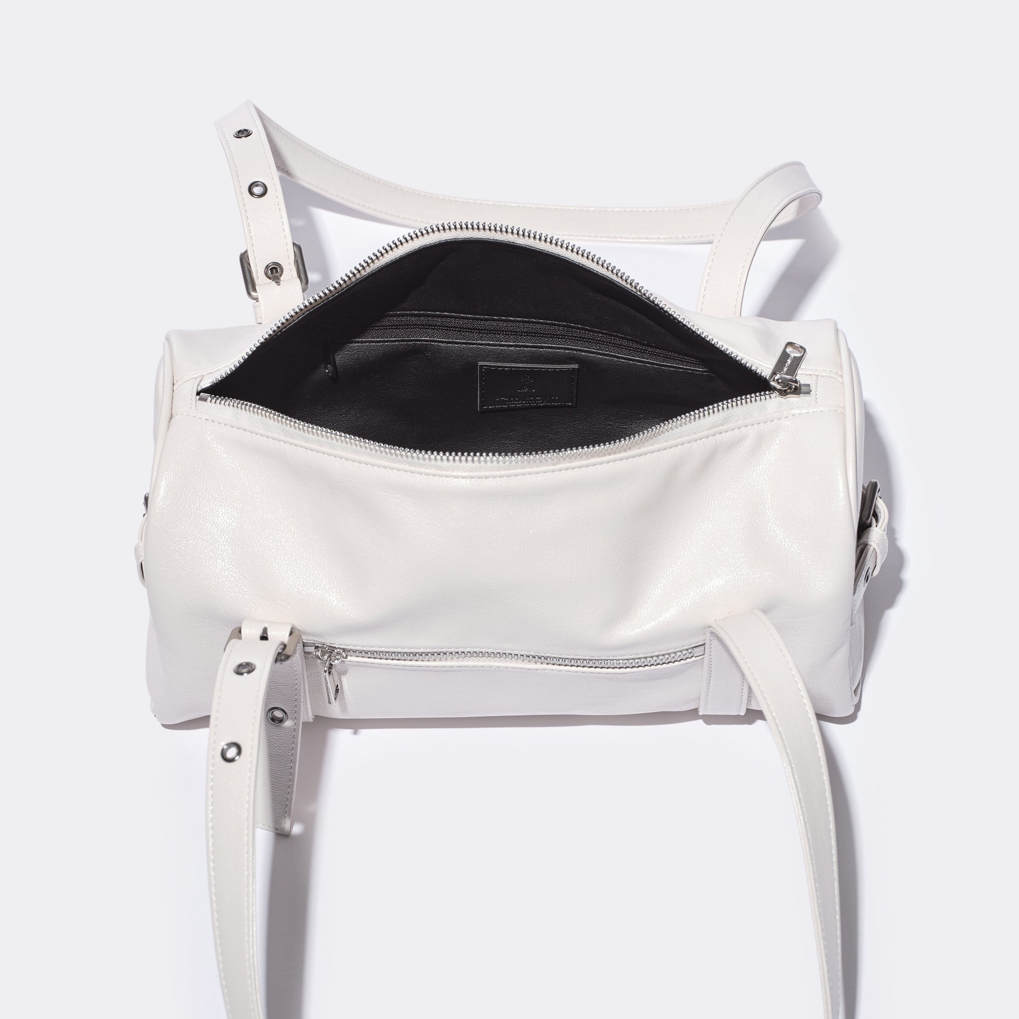 museum bag M goat cream