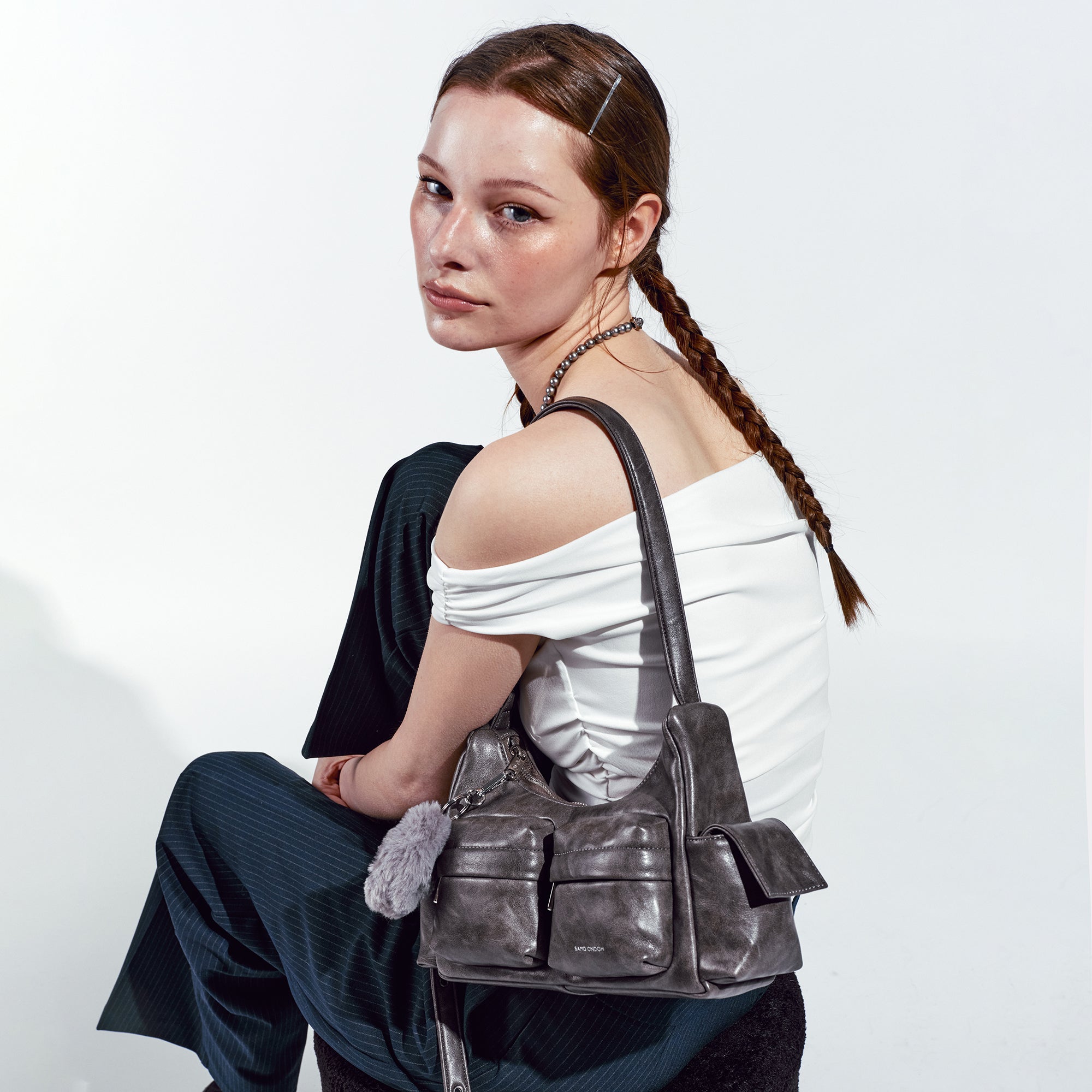 pocket mug bag M baked gray