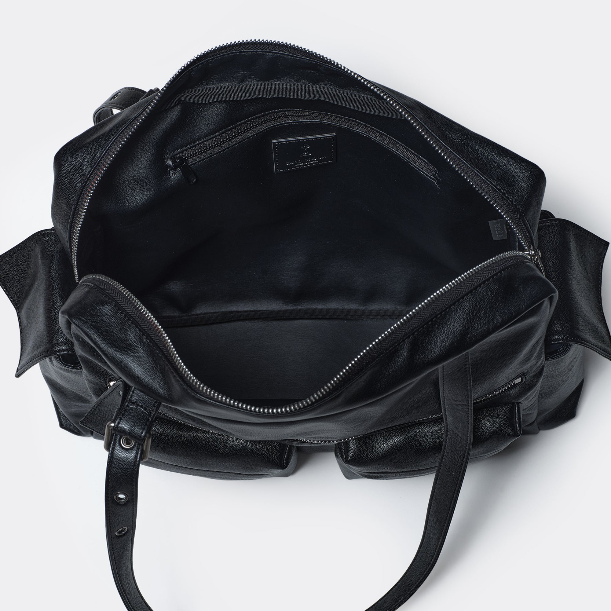 (restock Aug 26) pocket utility bag L nappa black