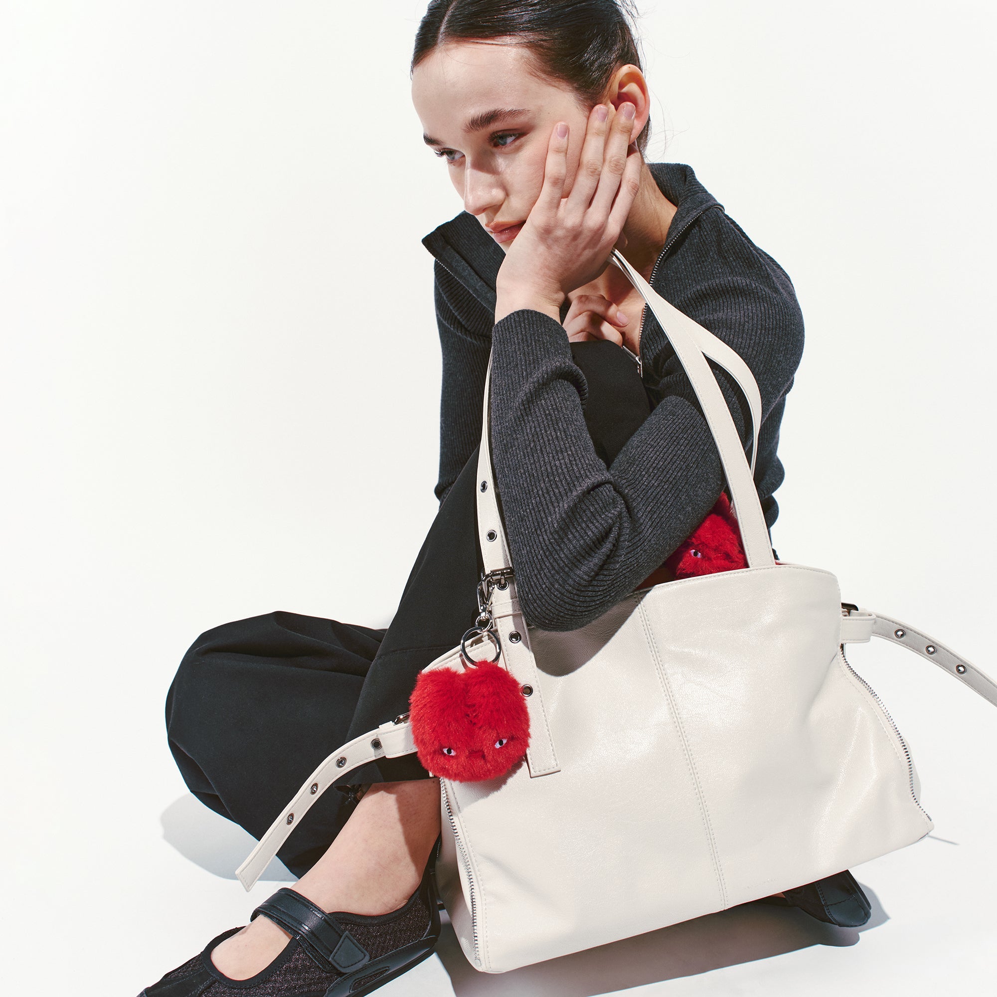 zipper shopper bag M goat cream