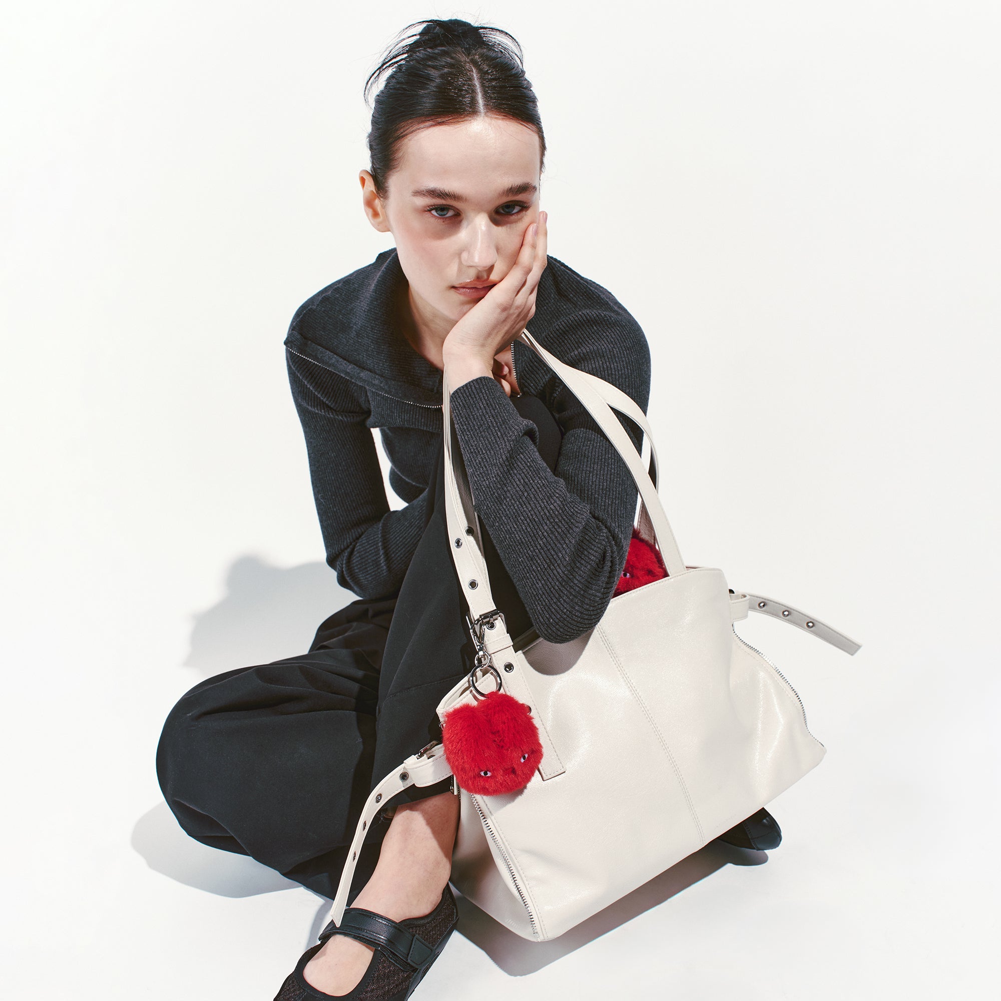 zipper shopper bag M goat cream