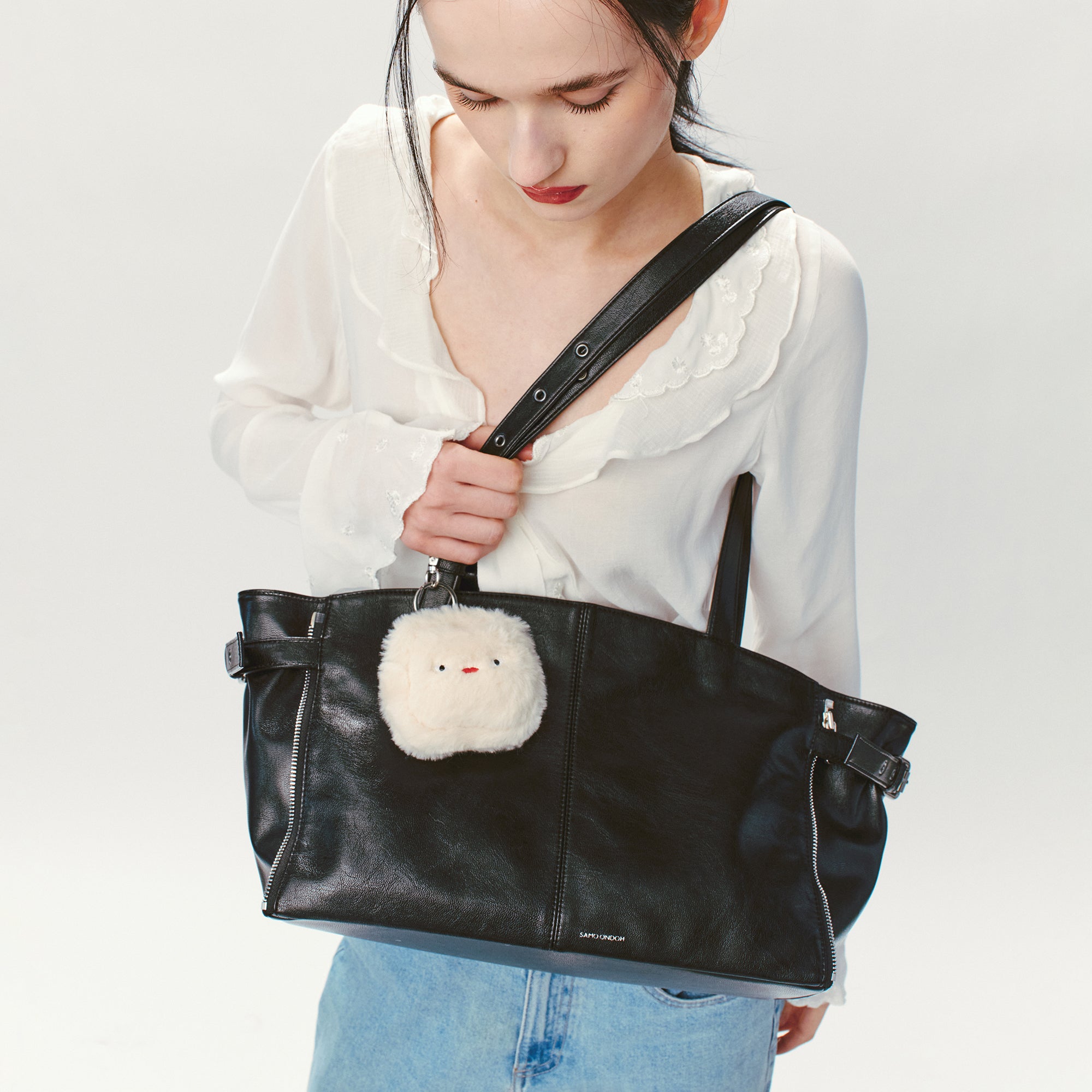 zipper shopper bag M goat black