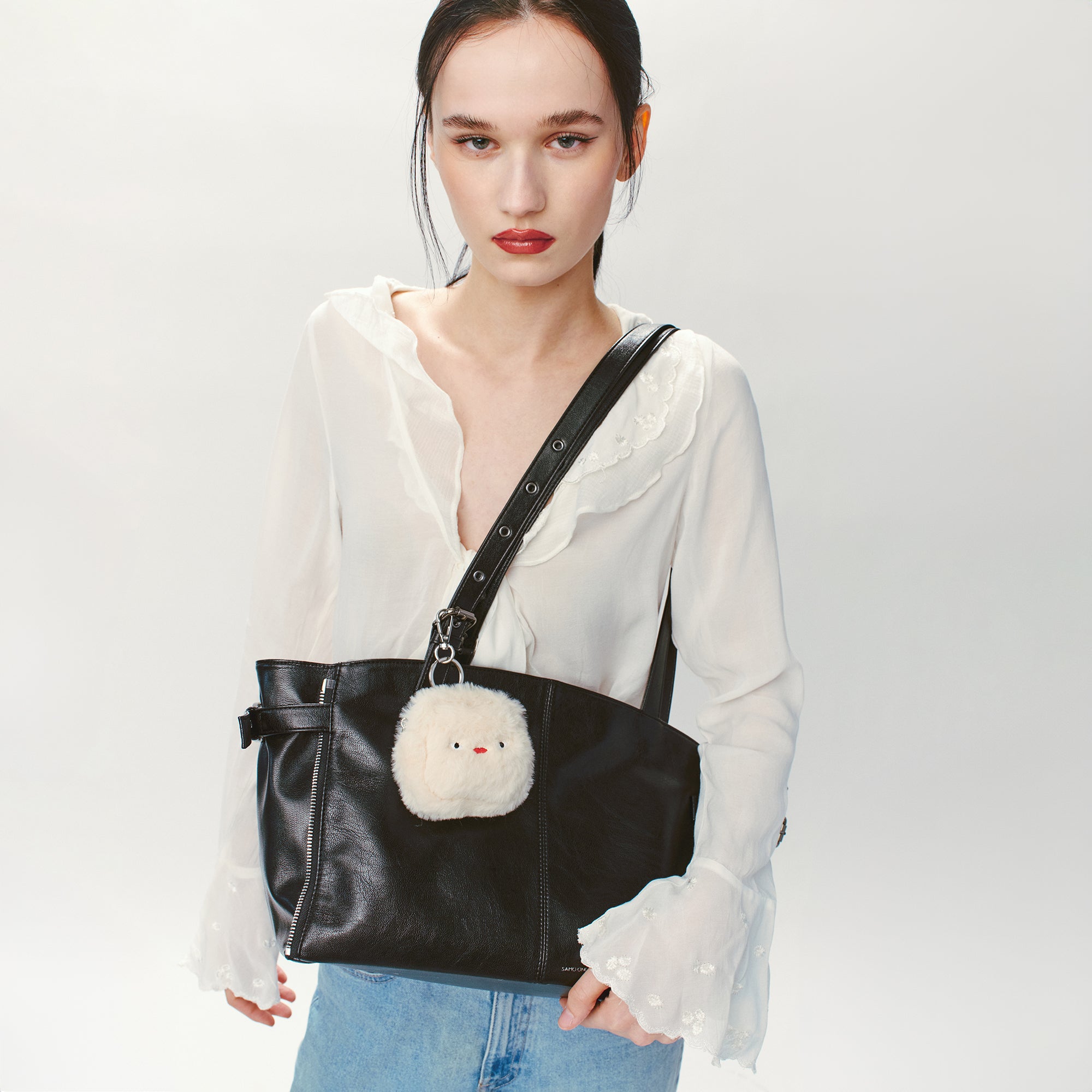 zipper shopper bag M goat black