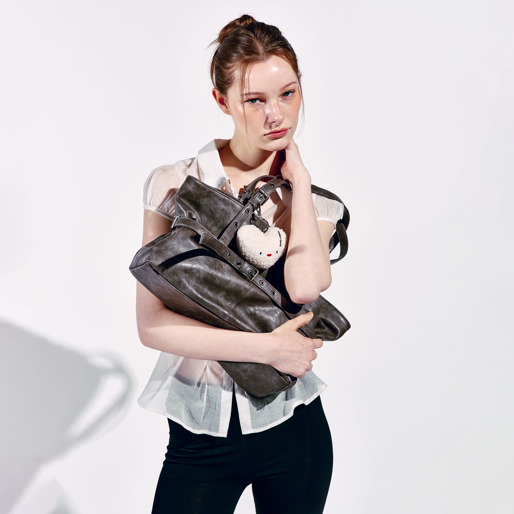 le belt bag L baked gray