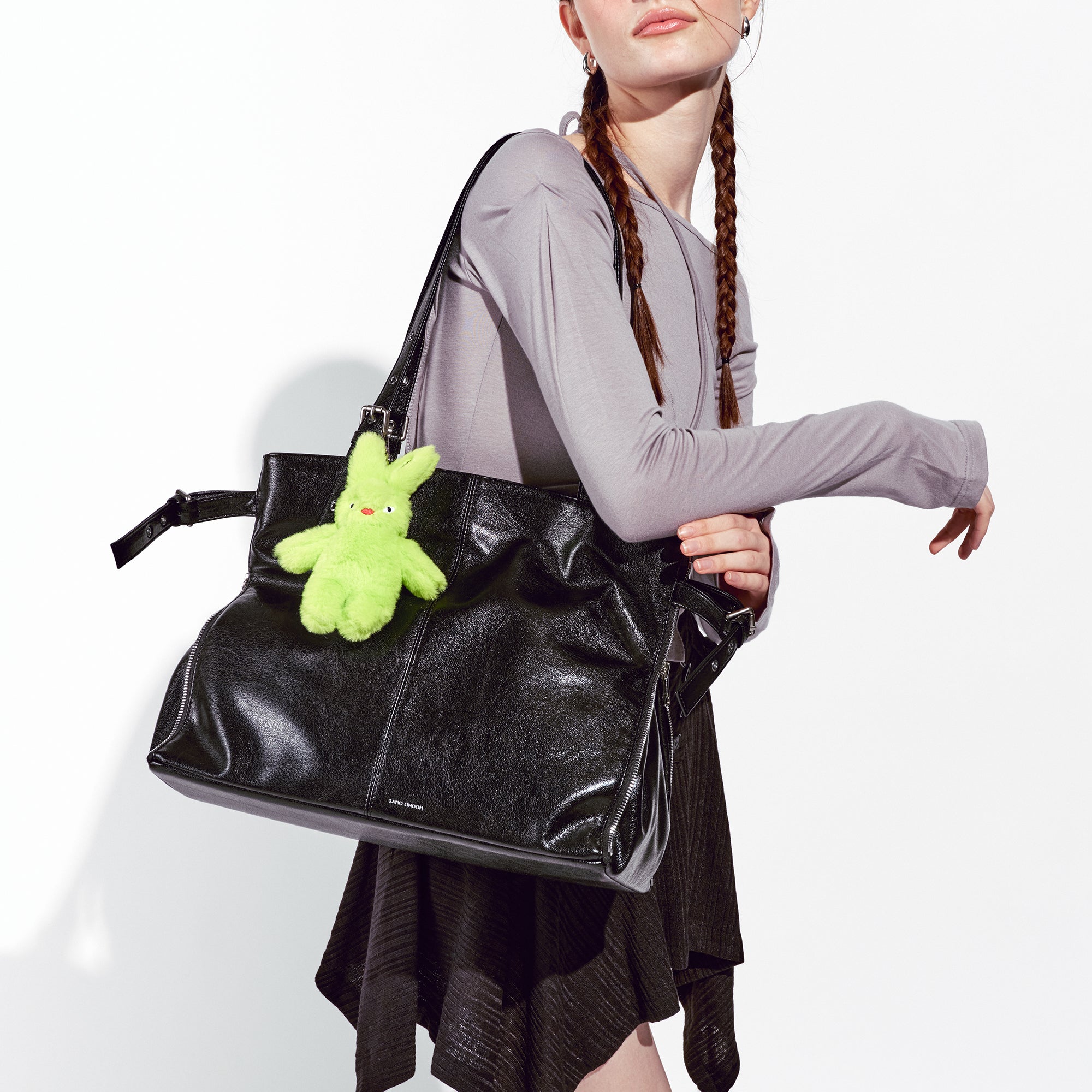 zipper shopper bag L goat black