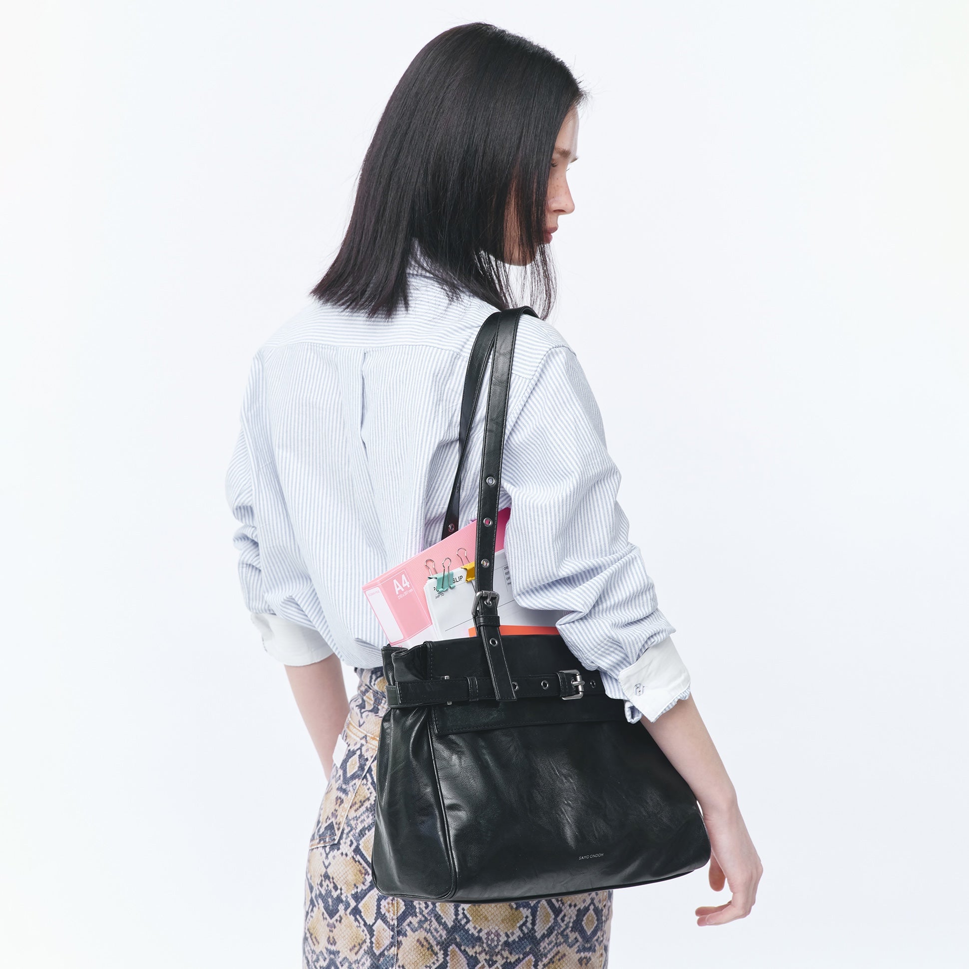 belt flap bag M baked black