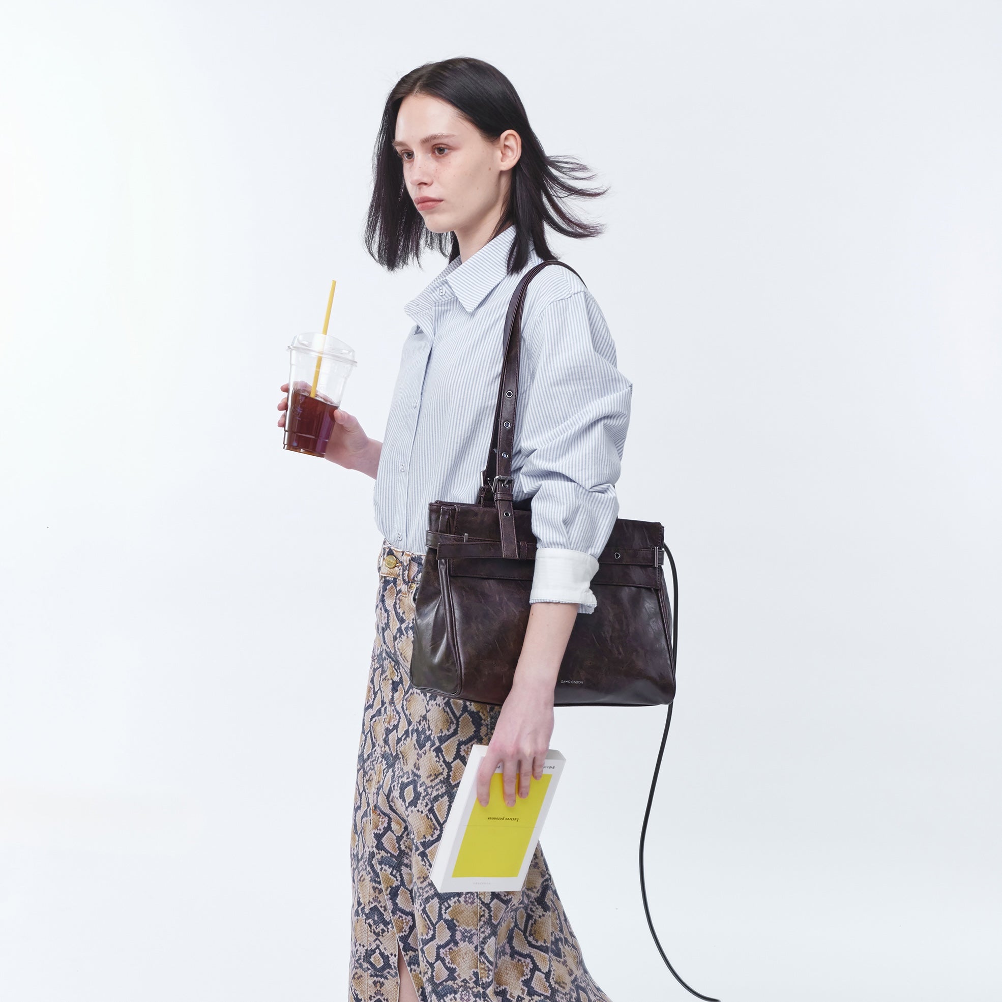 belt flap bag M baked moca