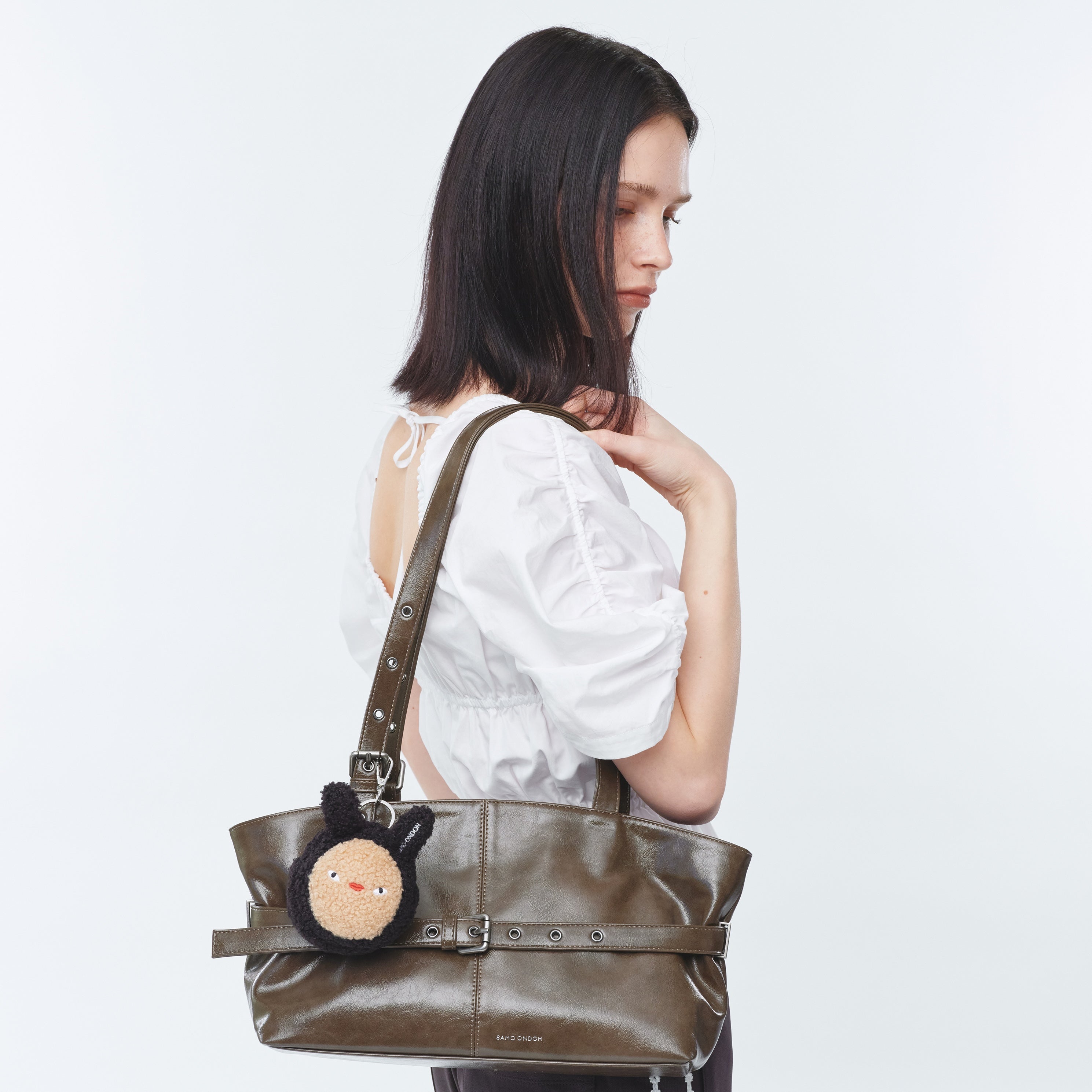 le belt bag M vampire coffeemilk