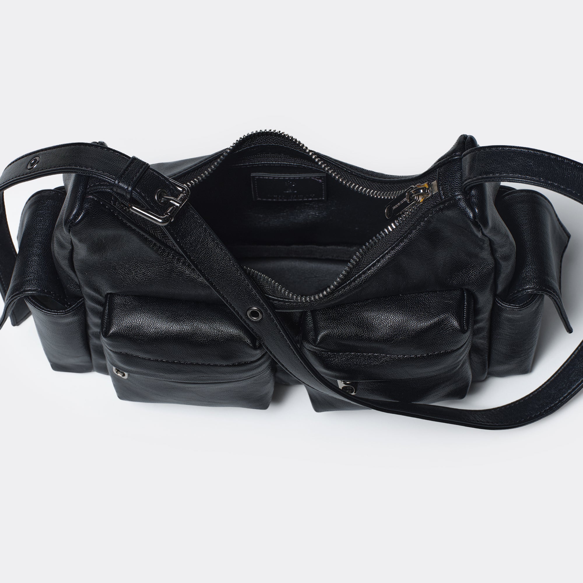 pocket mug bag M nappa black