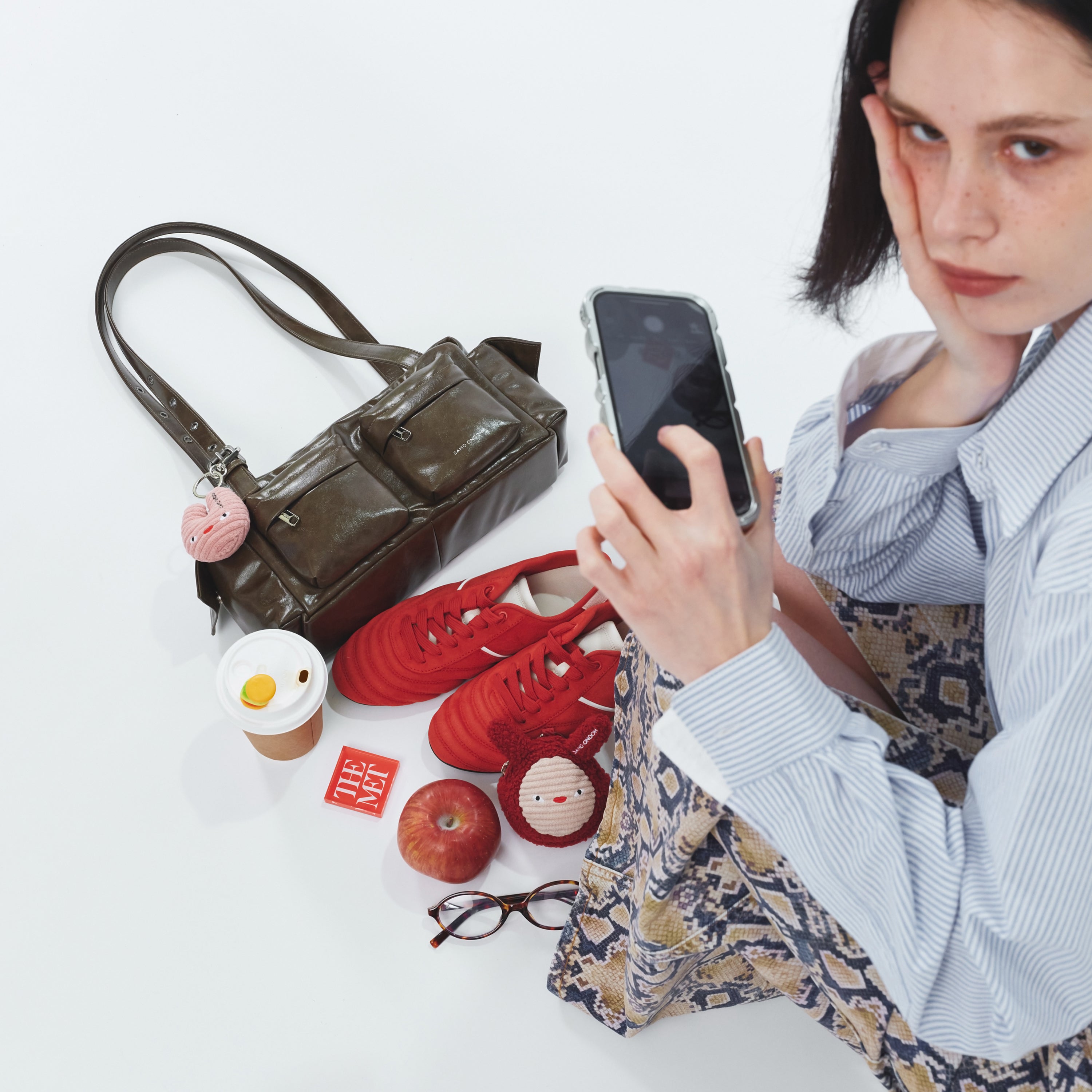 pocket utility bag M vampire coffeemilk