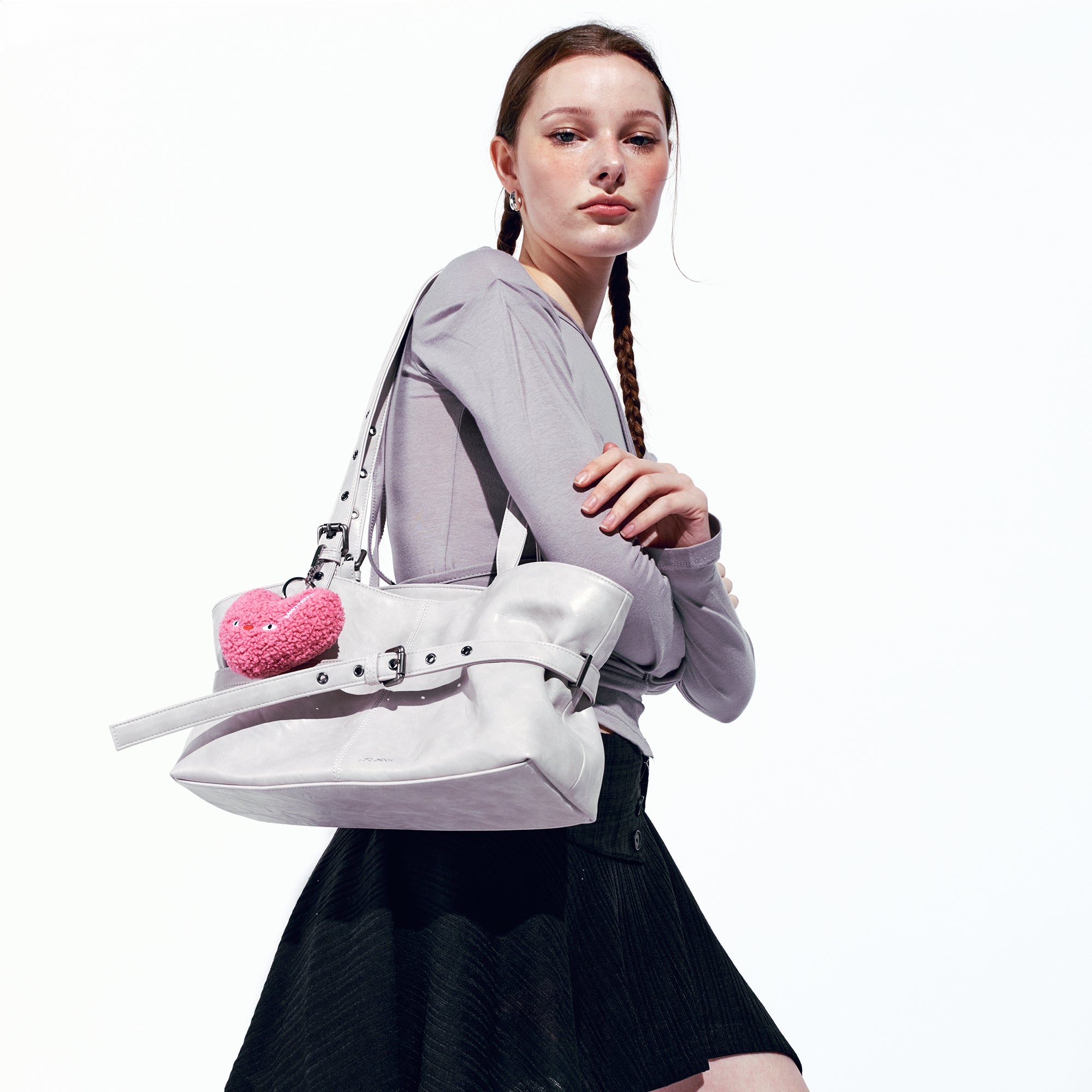 le belt bag M baked powder